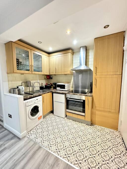 Centrally-Located Gem In Marble Arch, London Kültér fotó